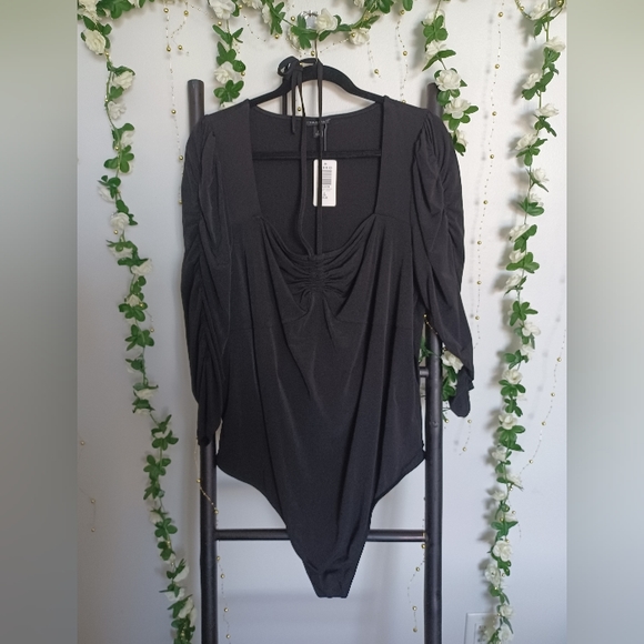 NWT Torrid Ruched Black Bodysuit - Picture 1 of 8